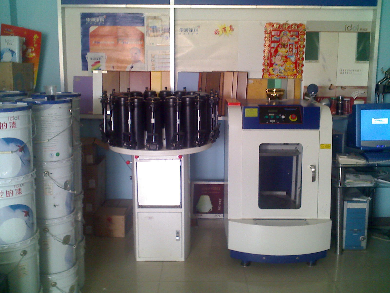 濟南（nán）賦彩半自動調（diào）色機（jī）